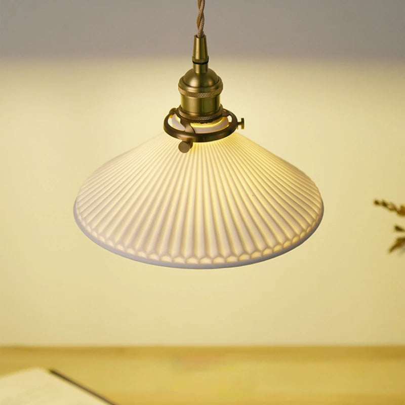 Keramiklampe im japanischen Stil