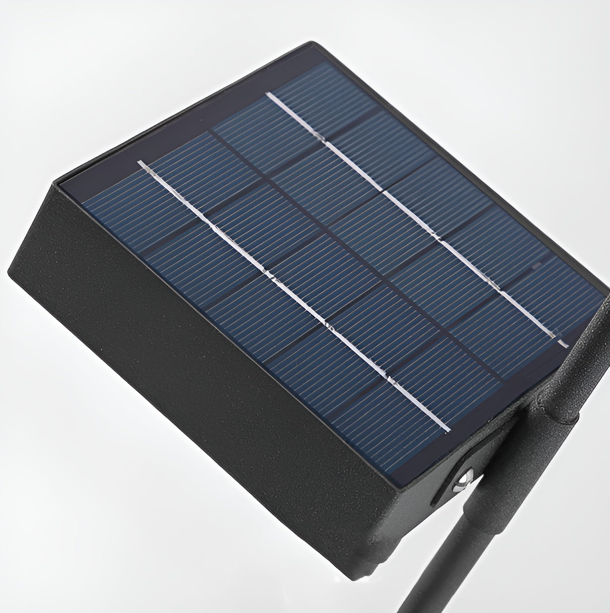 SolarLux – Solarbetriebene Außenleuchte mit modernem Flair
