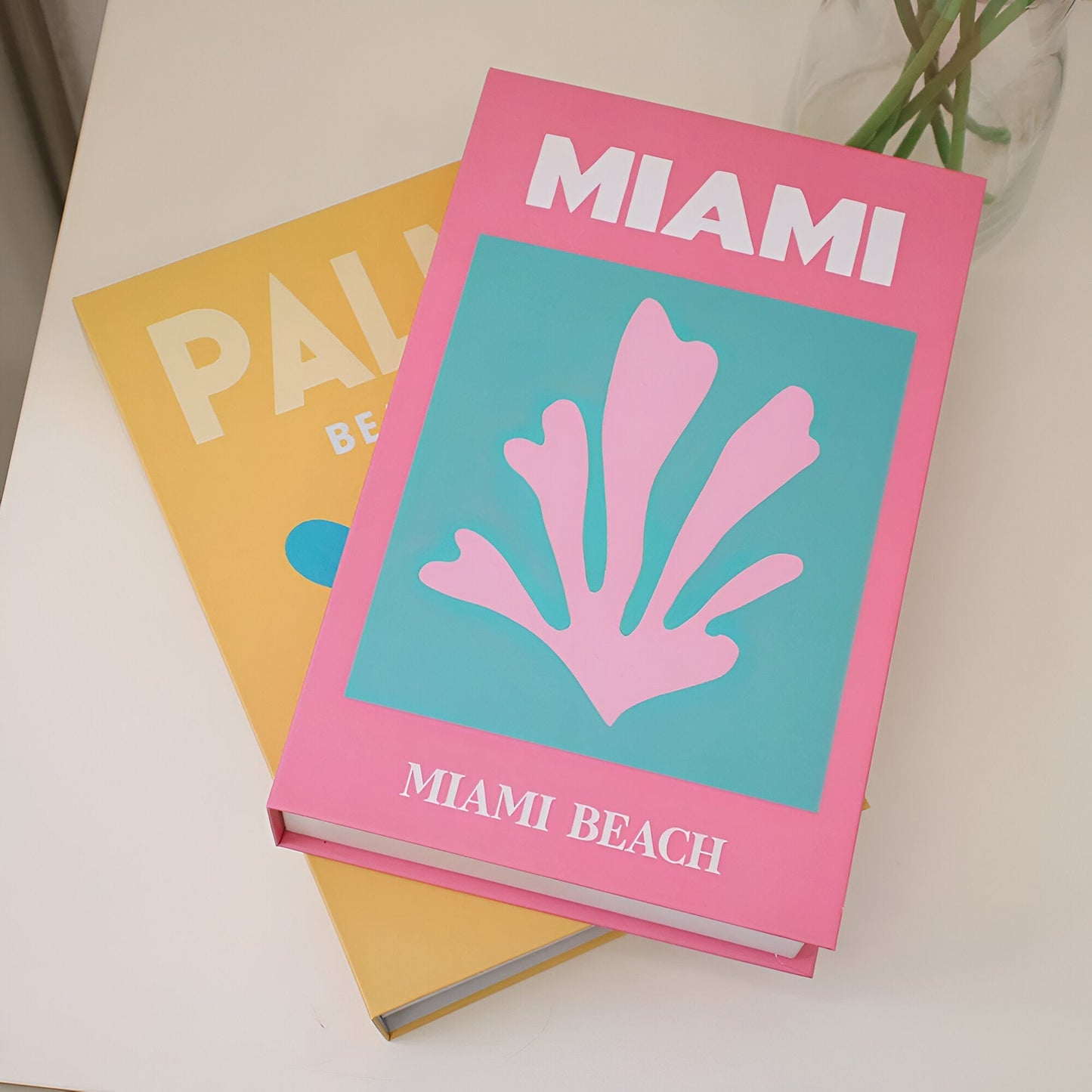 Izzy – Deko-Bücher im minimalistischen Stil