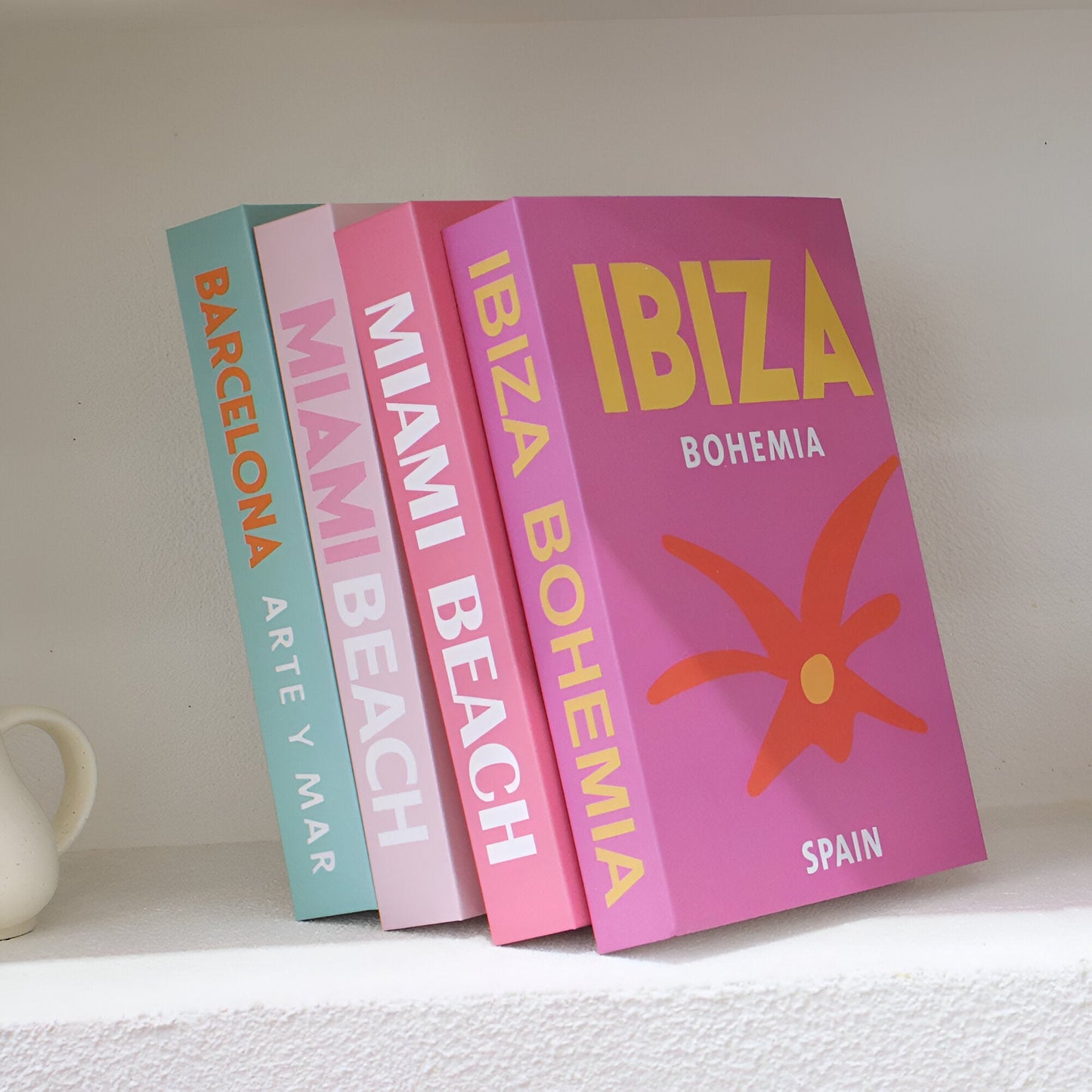 Izzy – Deko-Bücher im minimalistischen Stil