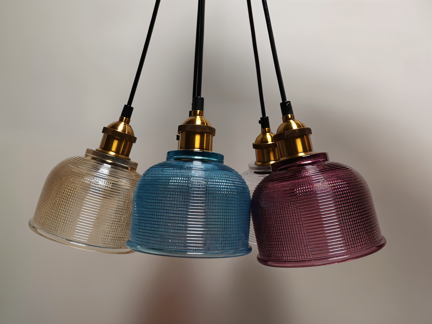 ColorBell RetroLight – Vintage-Pendelleuchte mit farbiger Glasglocke
