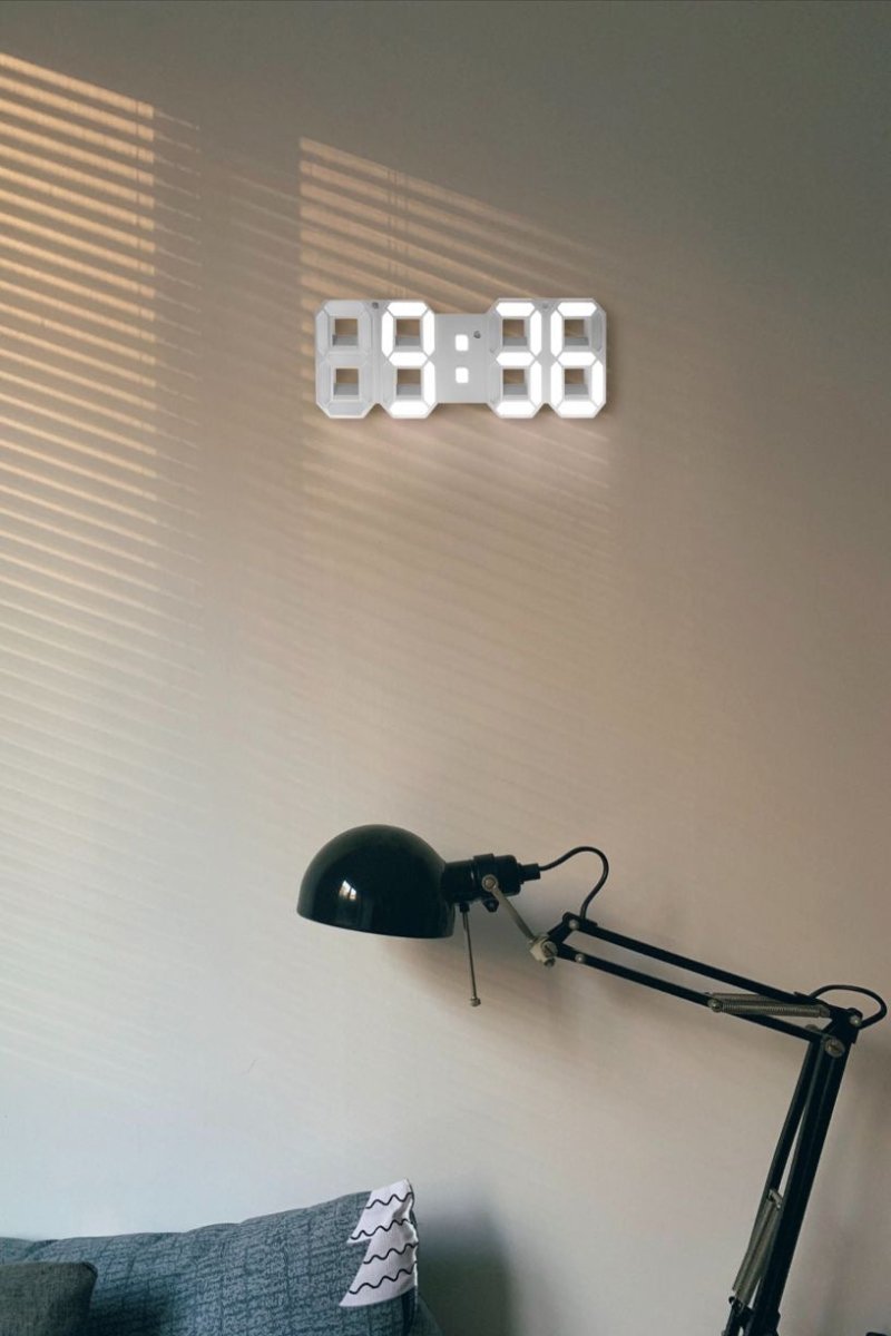 GlowSync – Smarte LED-Wanduhr mit Farbwechsel-Funktion