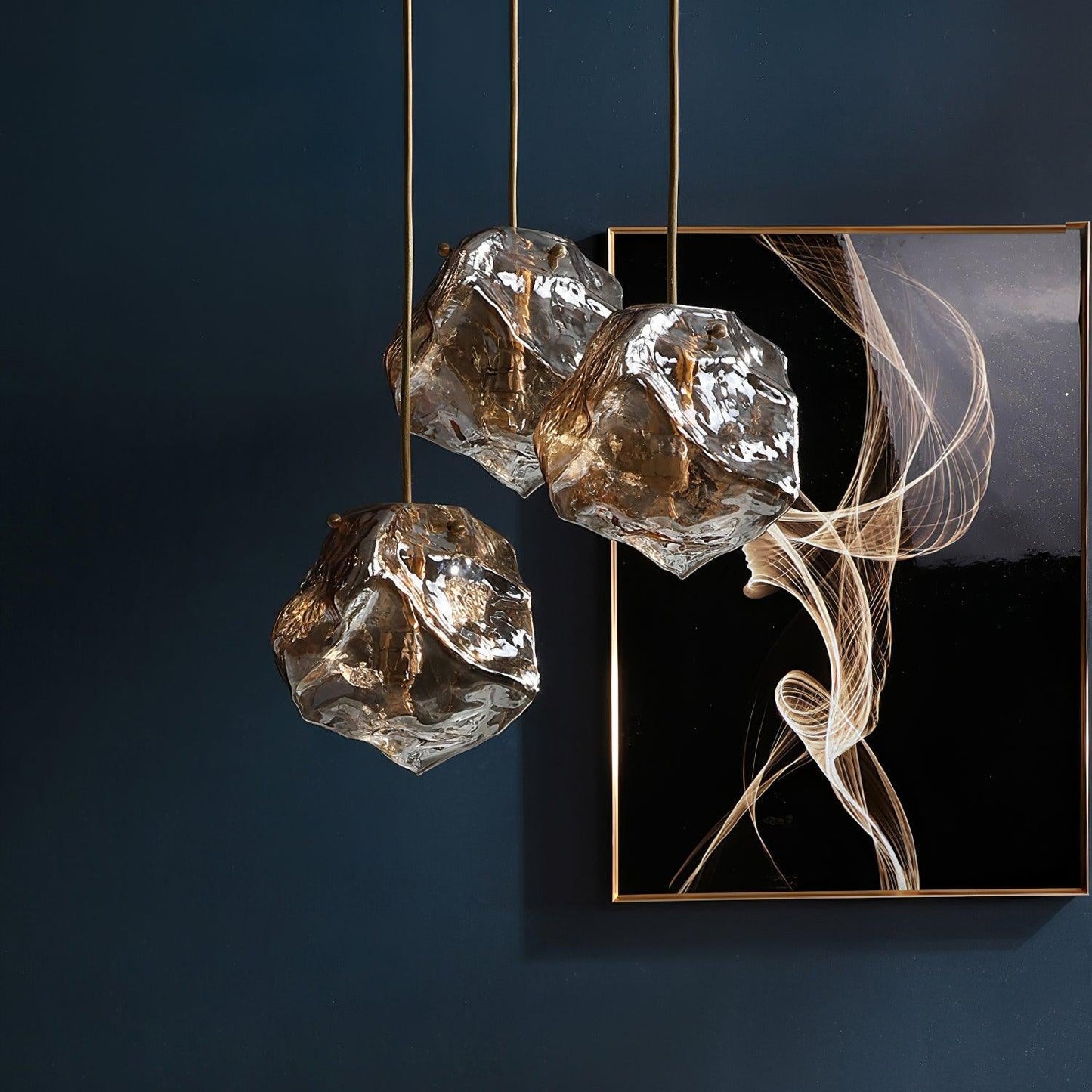 Aria – Pendelleuchte aus Eisglas und Messing