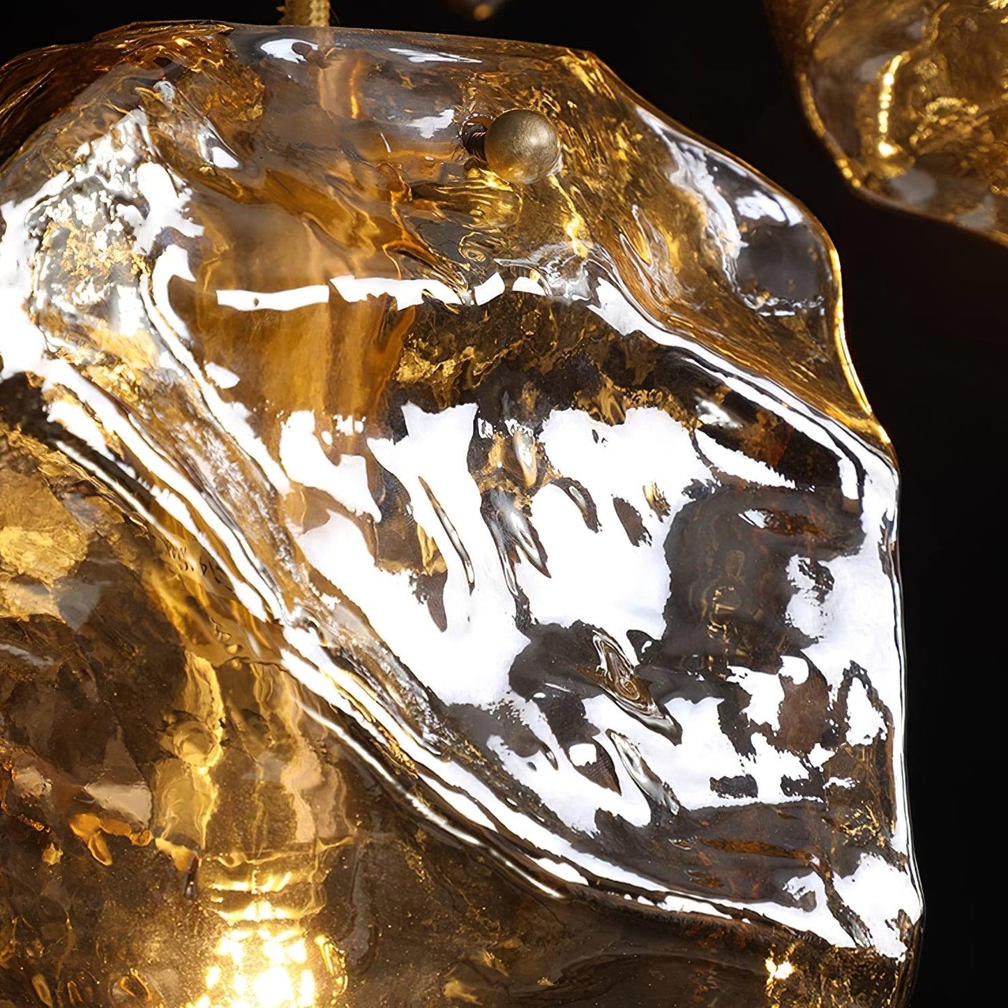 Aria – Pendelleuchte aus Eisglas und Messing