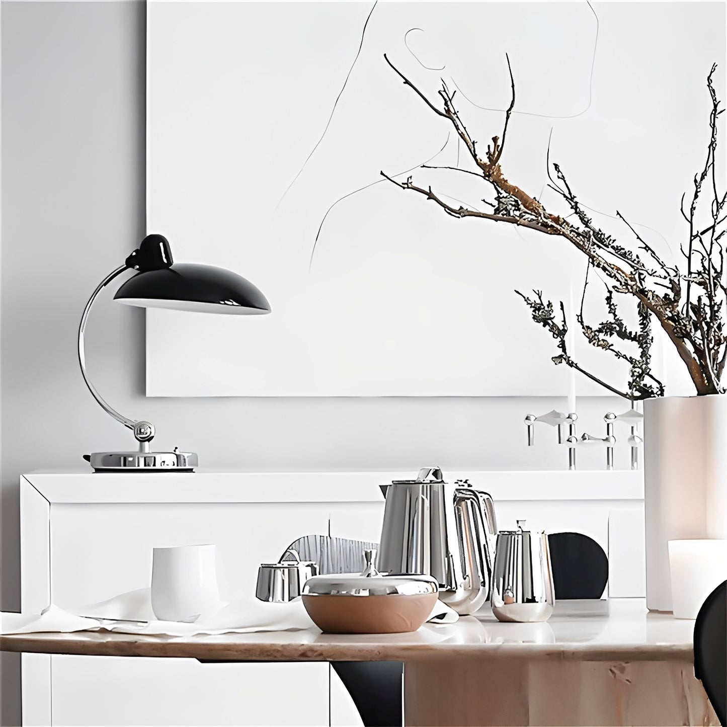 Liora – Moderne Minimalistische Tischlampe