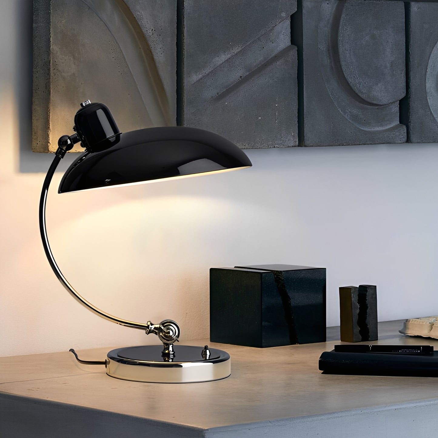 Liora – Moderne Minimalistische Tischlampe