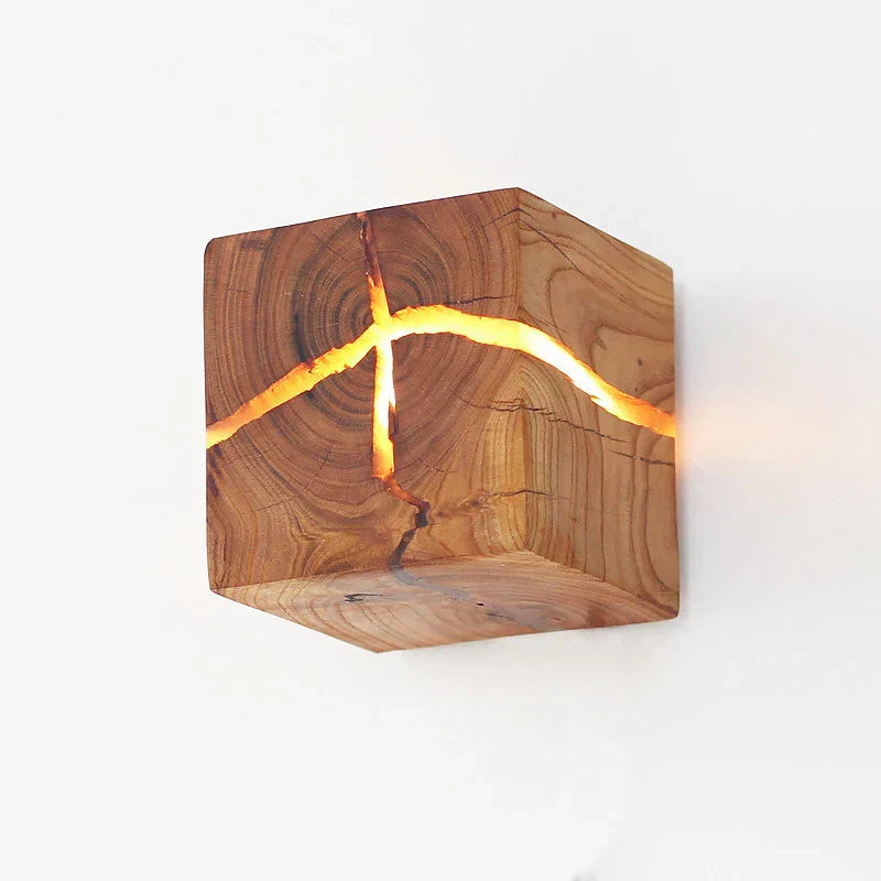 Quadratische Nachttischlampe aus Holz