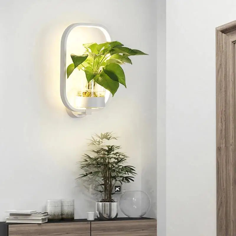 Wandleuchte mit Pflanzenhalter