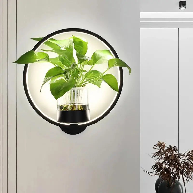 Wandleuchte mit Pflanzenhalter