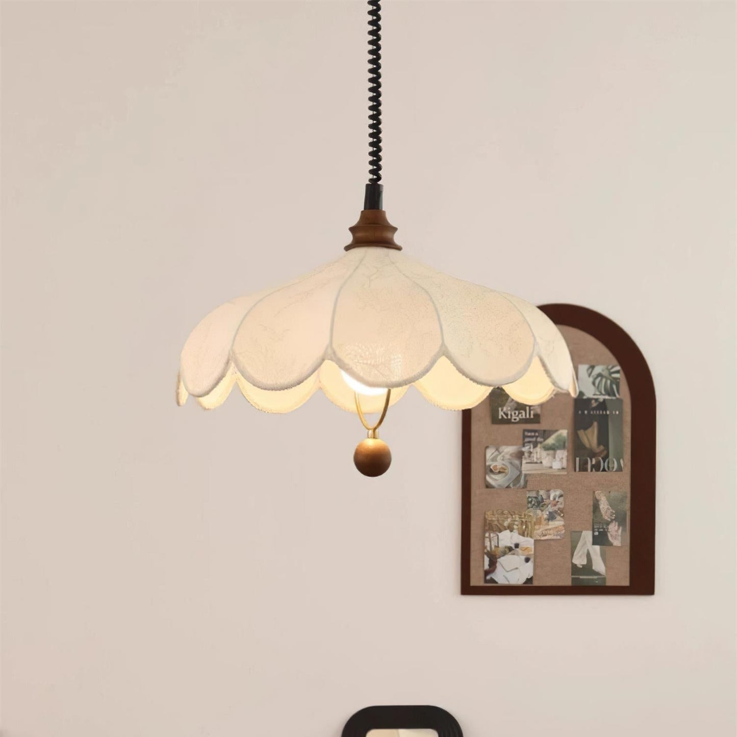 Ritta – Vintage Pendelleuchte mit Blumenmuster