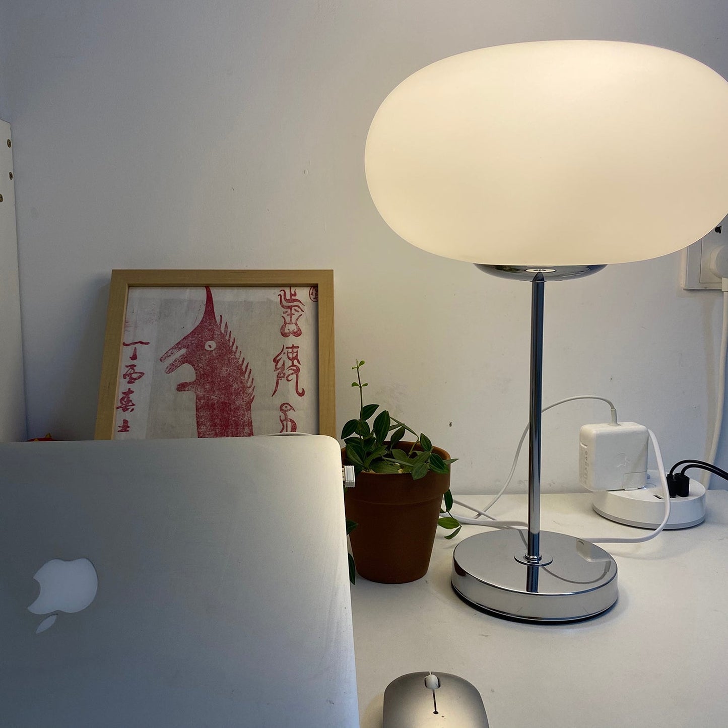 Lumi – Moderne Tischlampe