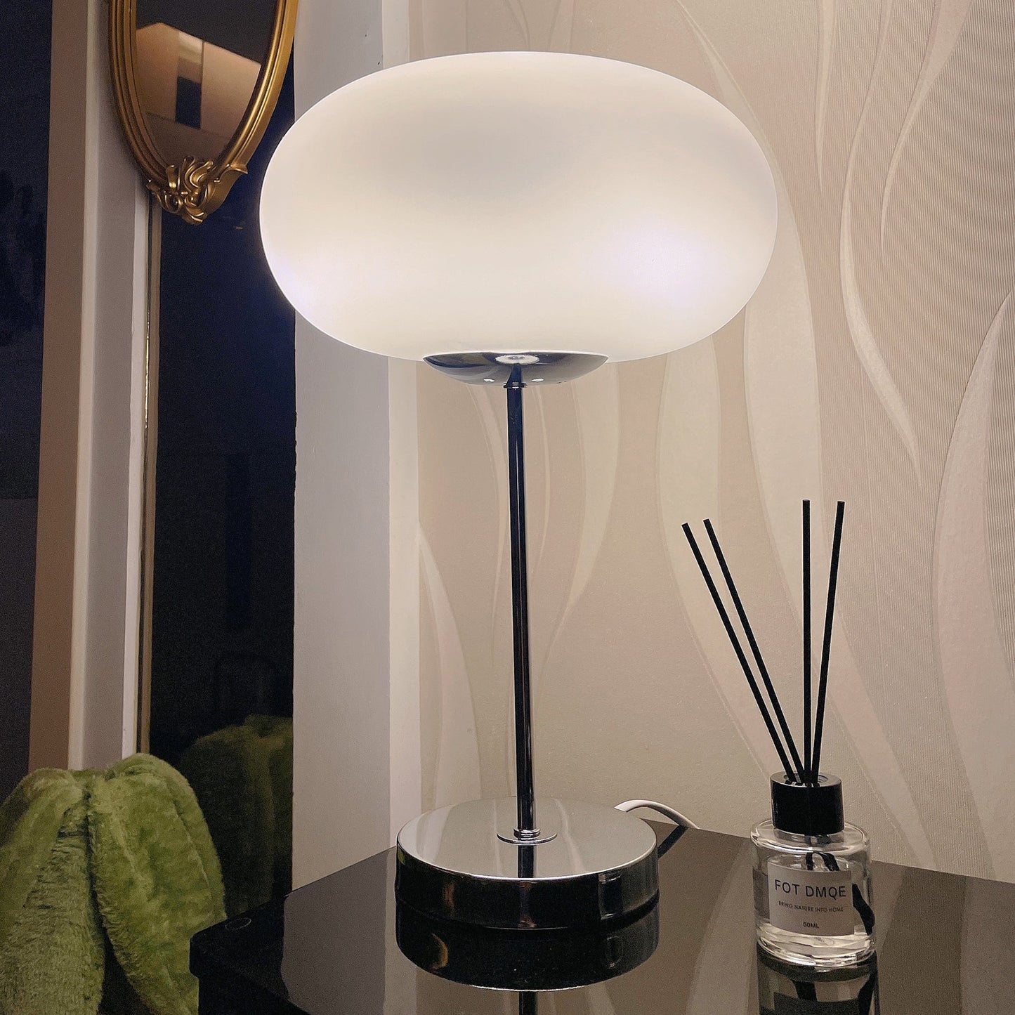 Lumi – Moderne Tischlampe