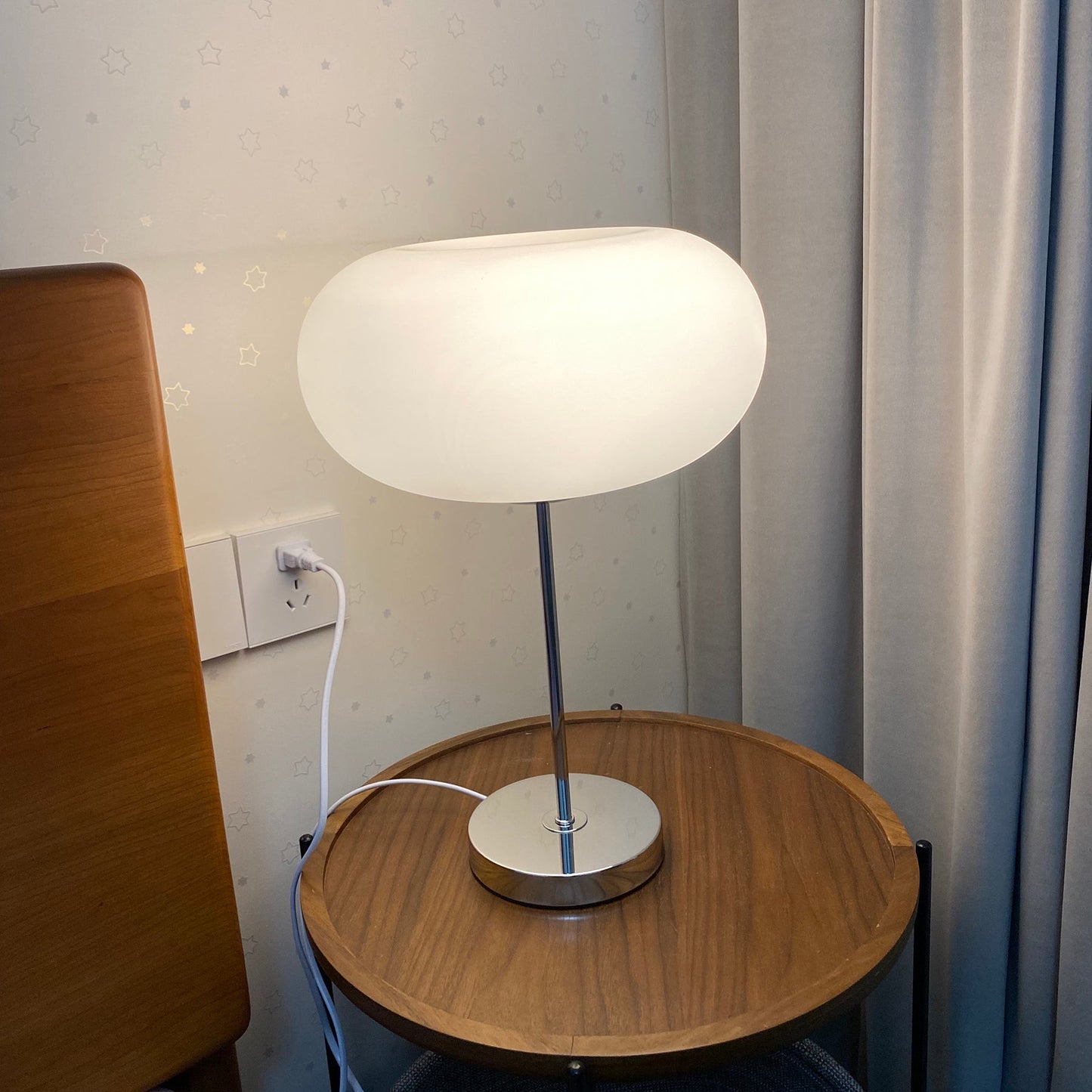 Lumi – Moderne Tischlampe