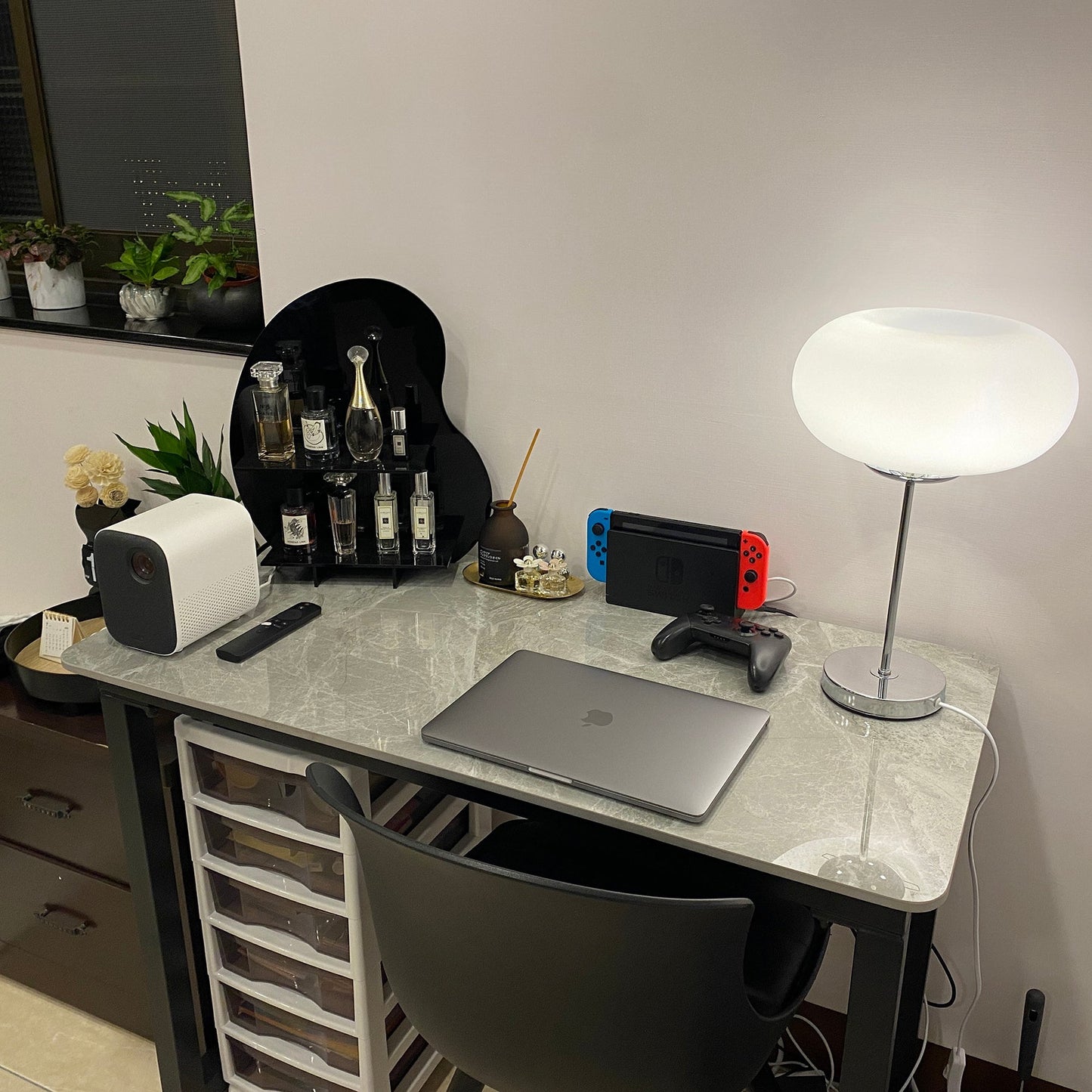 Lumi – Moderne Tischlampe