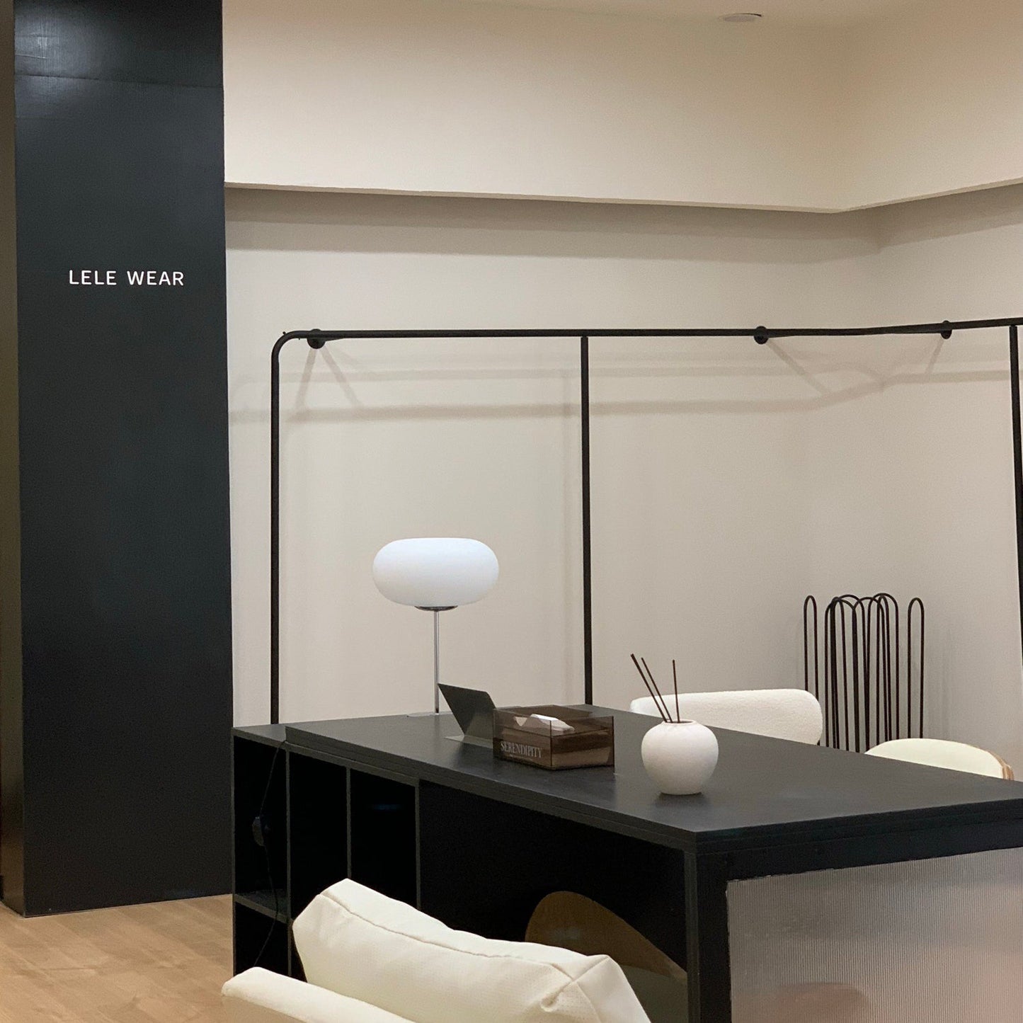 Lumi – Moderne Tischlampe