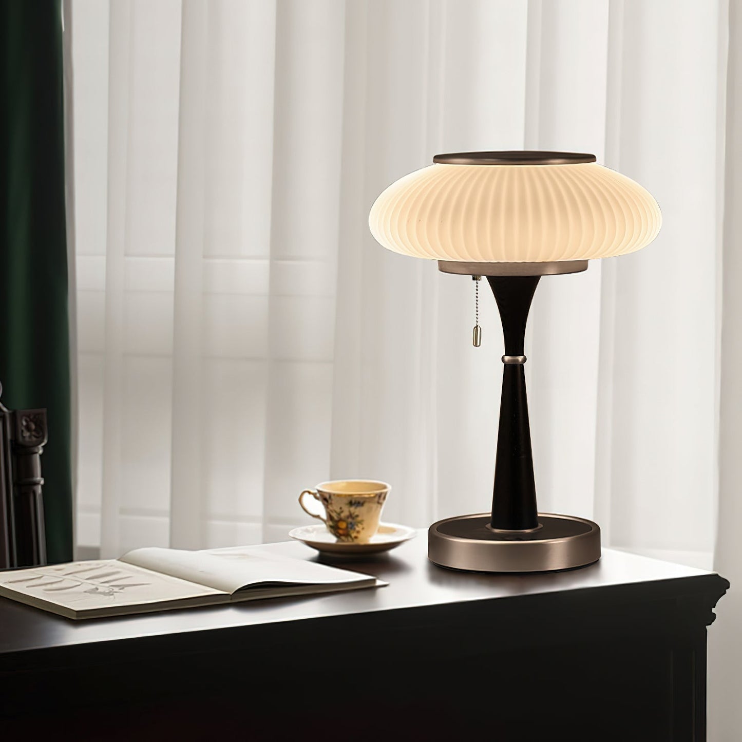 Noelia – Retro Tischlampe aus Massivholz