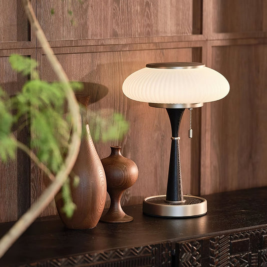 Noelia – Retro Tischlampe aus Massivholz