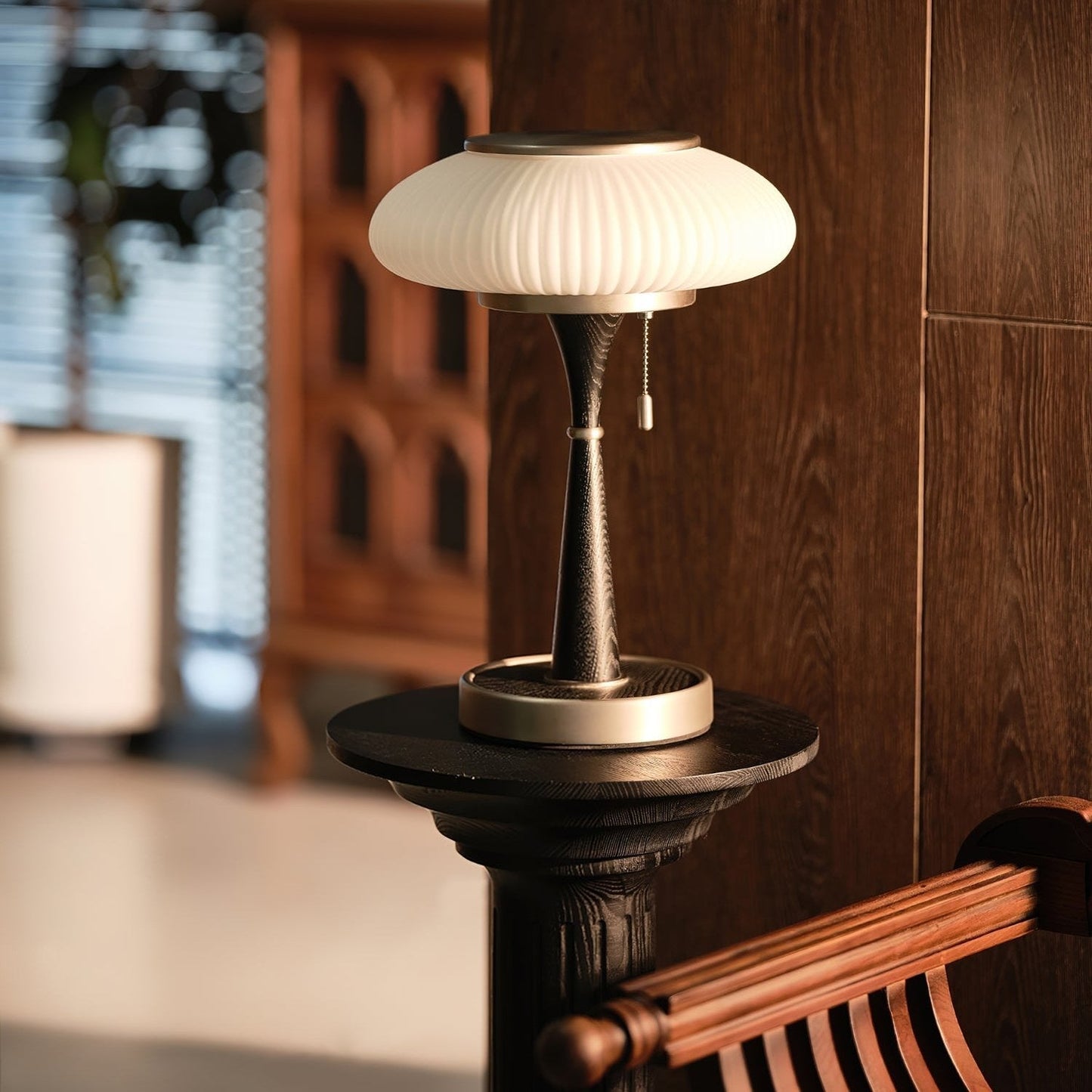 Noelia – Retro Tischlampe aus Massivholz