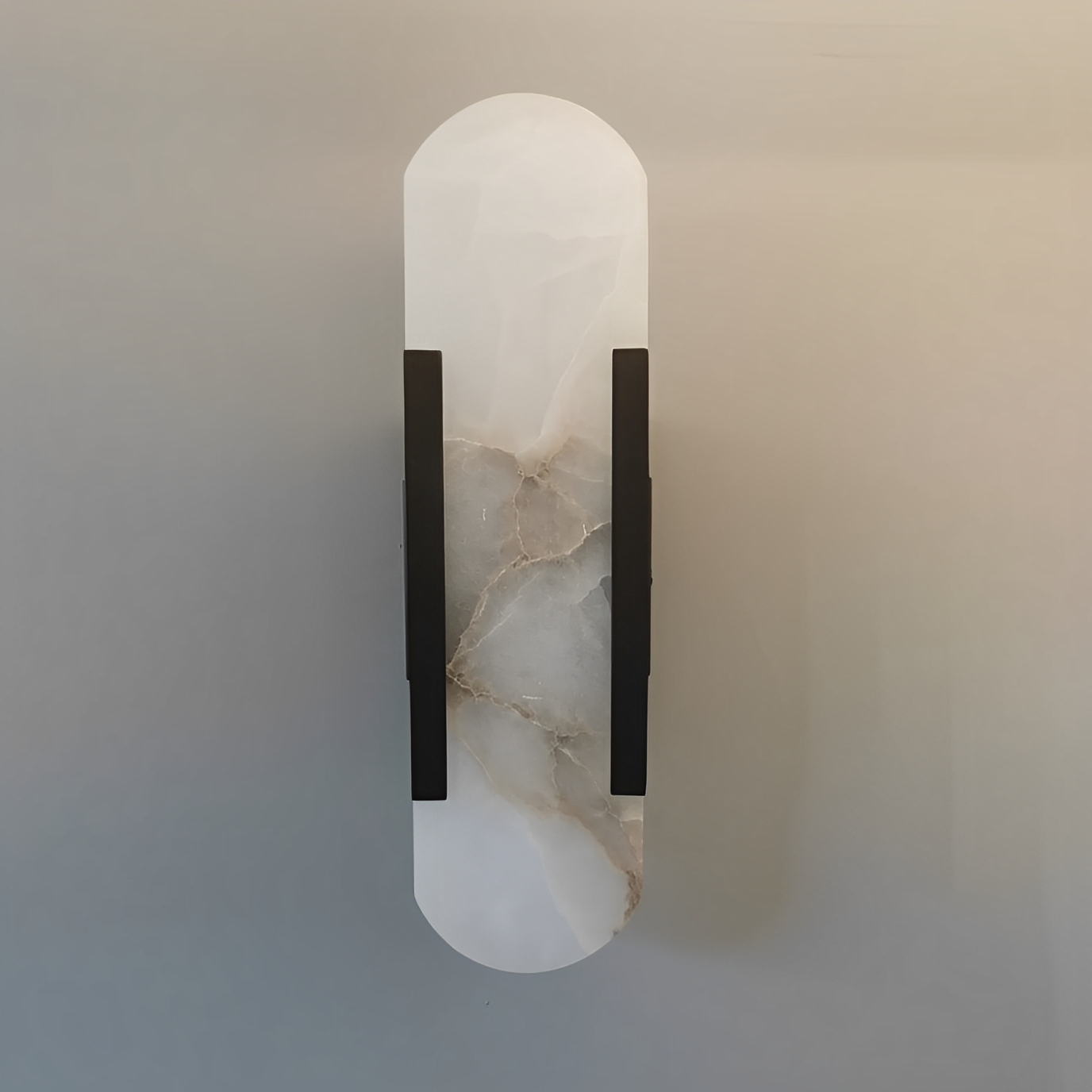 Orro – Postmoderne LED-Wandleuchte mit Marmor-Optik