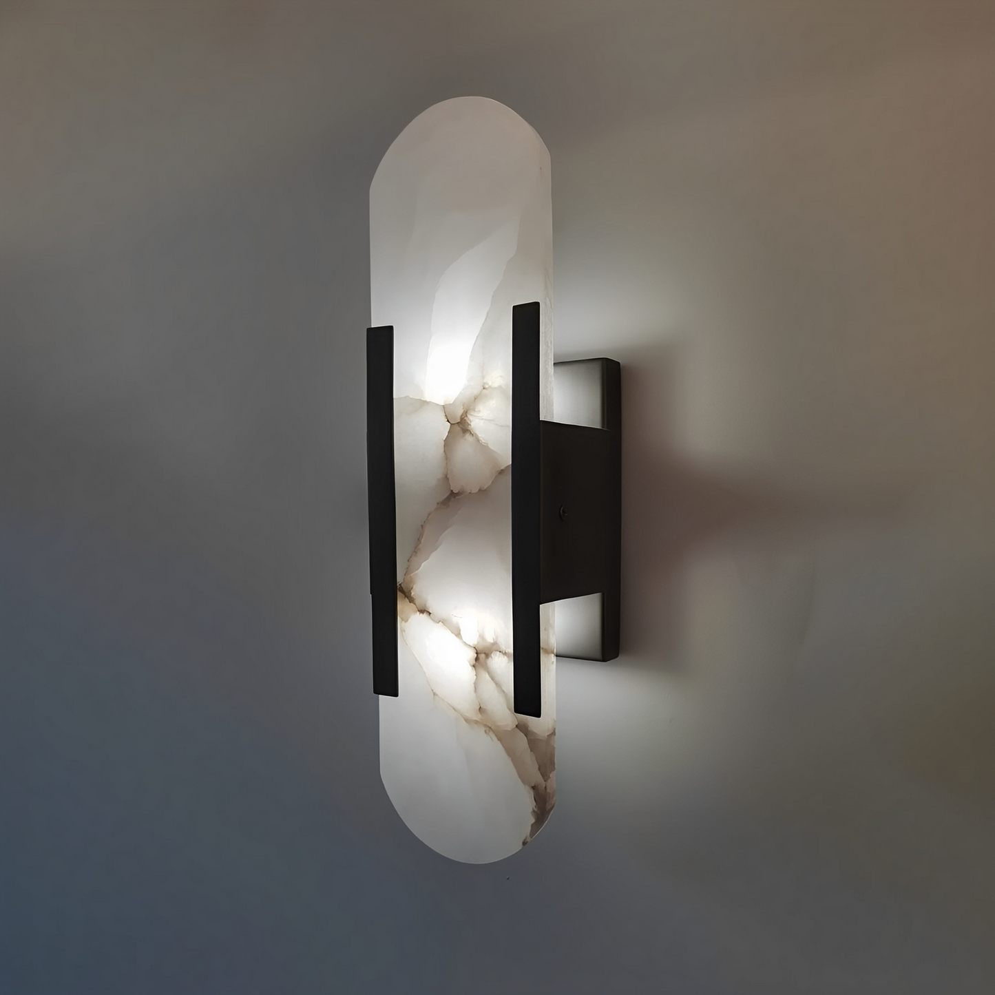 Orro – Postmoderne LED-Wandleuchte mit Marmor-Optik