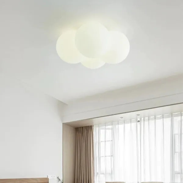 Wolkenlicht – Schwebende Deckenleuchte im Cloud-Design