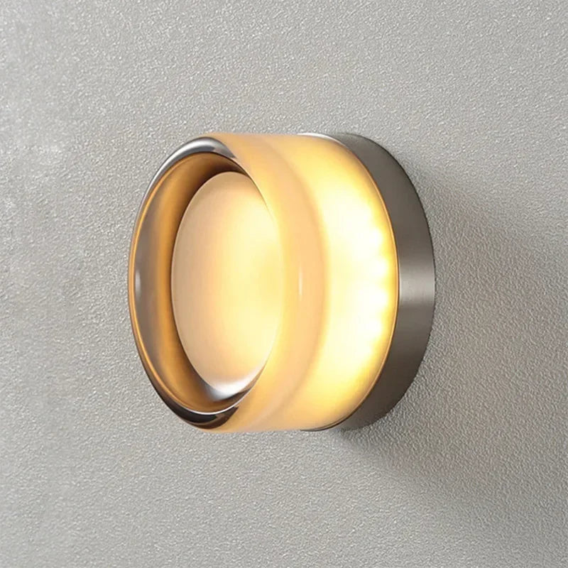 Minimalistische Wandleuchte im Gelee-Design