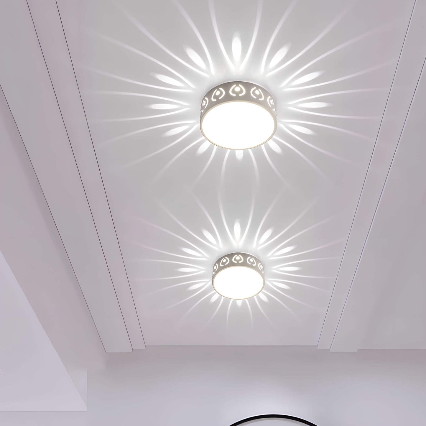 Flache LED-Deckenleuchte – Spritzwassergeschütztes Lichtdesign für drinnen & draußen
