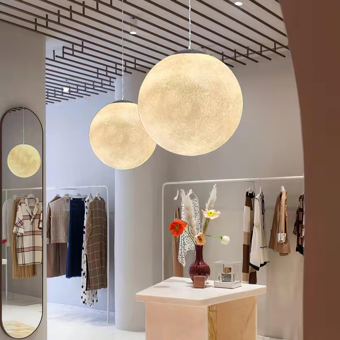LunaLicht – Magische Hängelampe in Vollmondform
