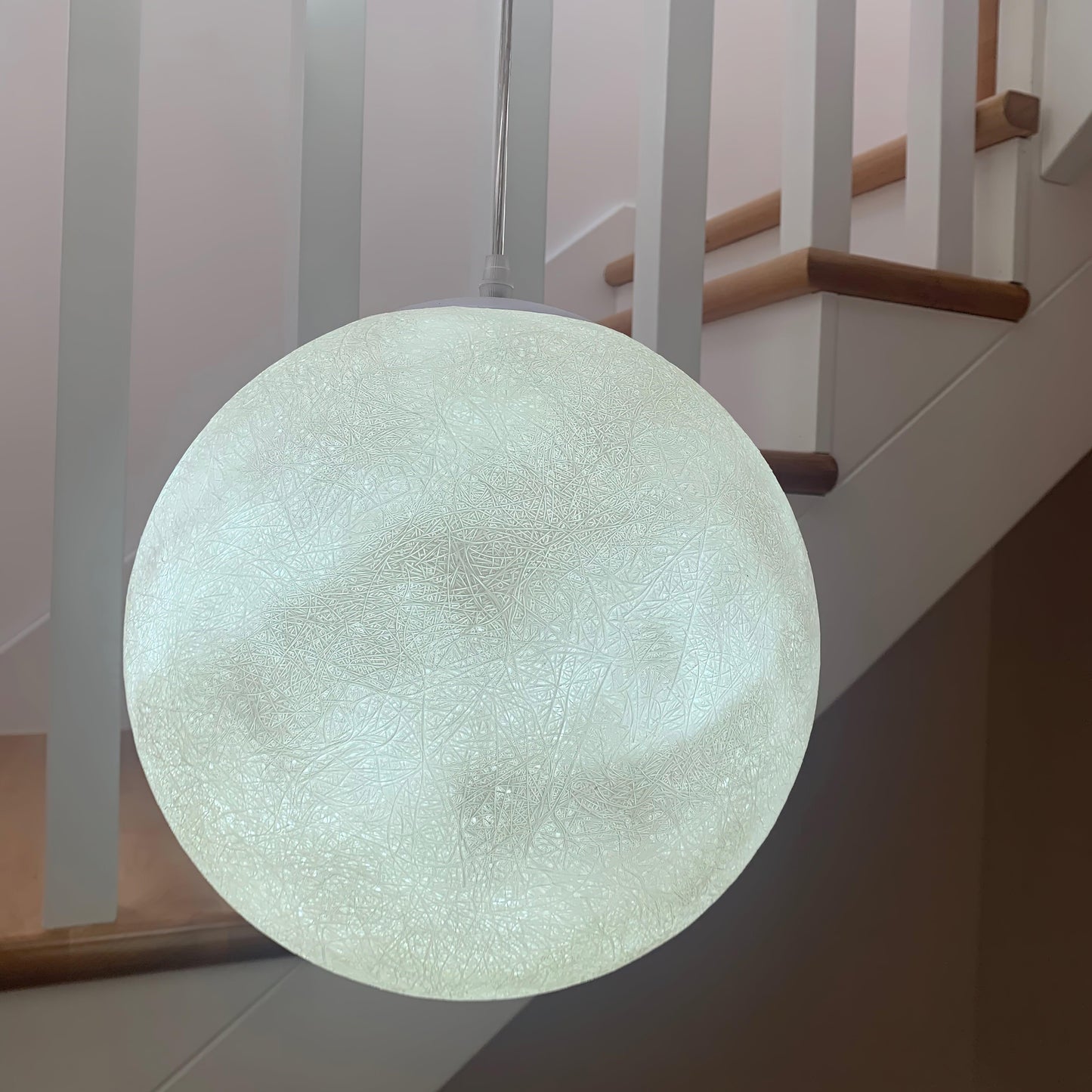LunaLicht – Magische Hängelampe in Vollmondform