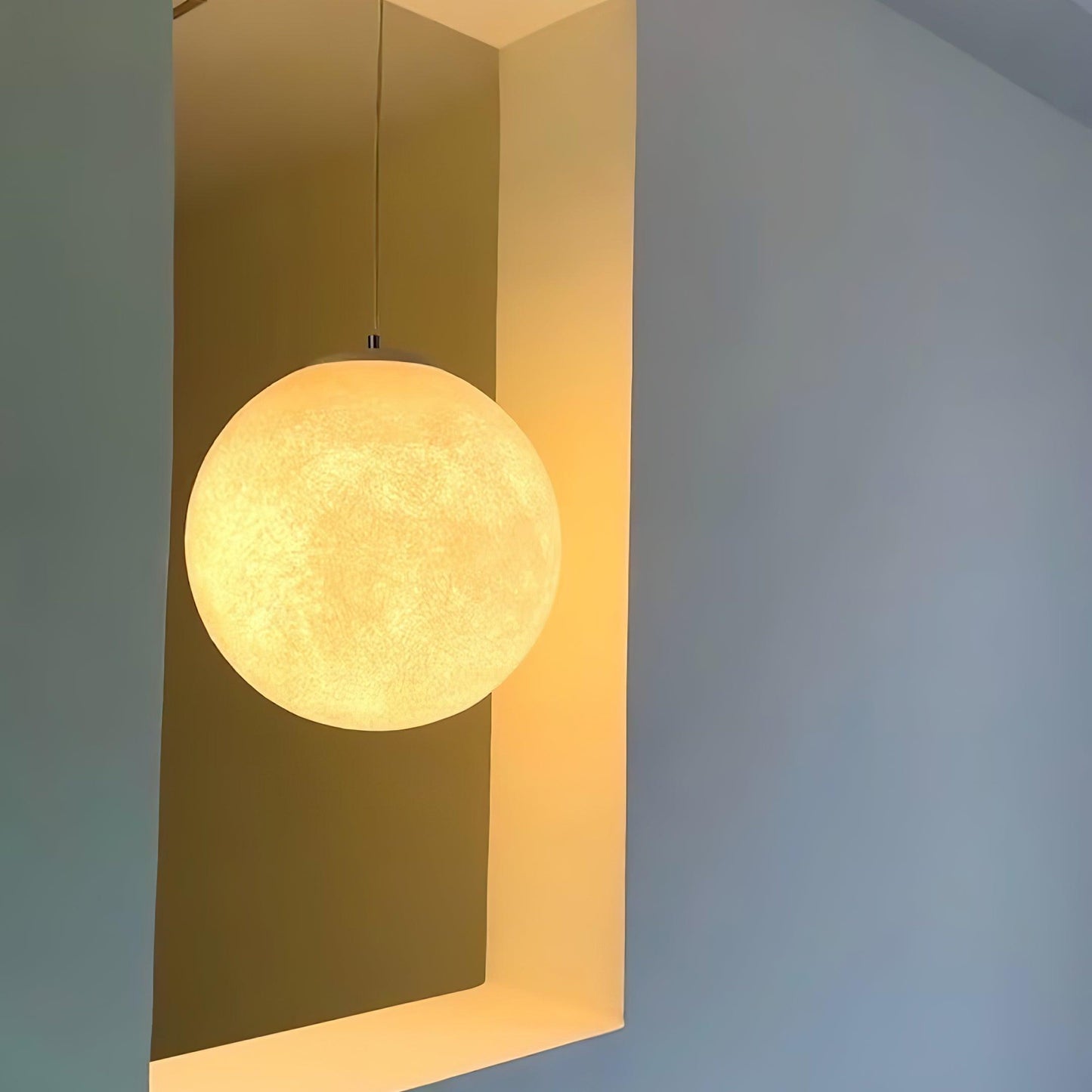 LunaLicht – Magische Hängelampe in Vollmondform