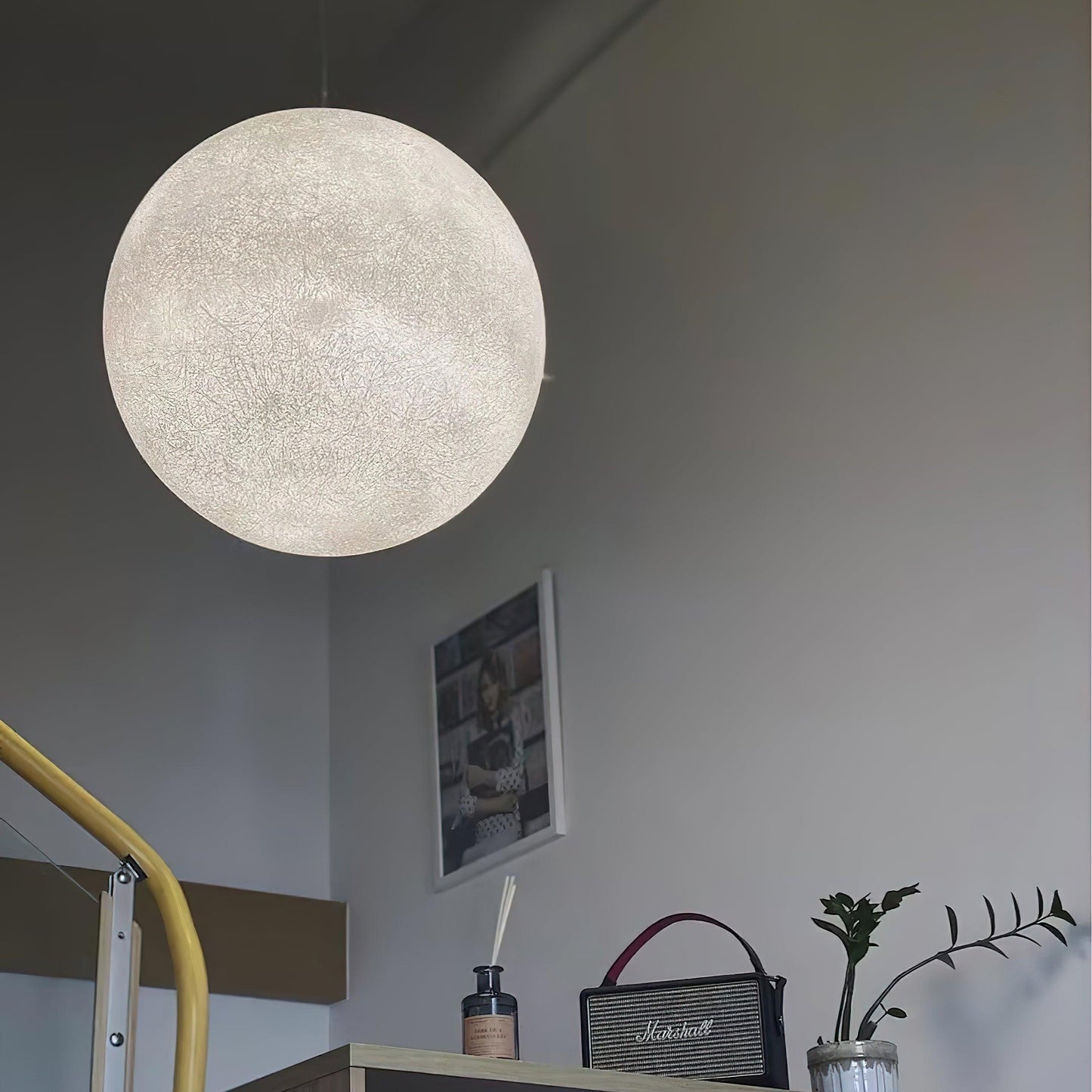 LunaLicht – Magische Hängelampe in Vollmondform