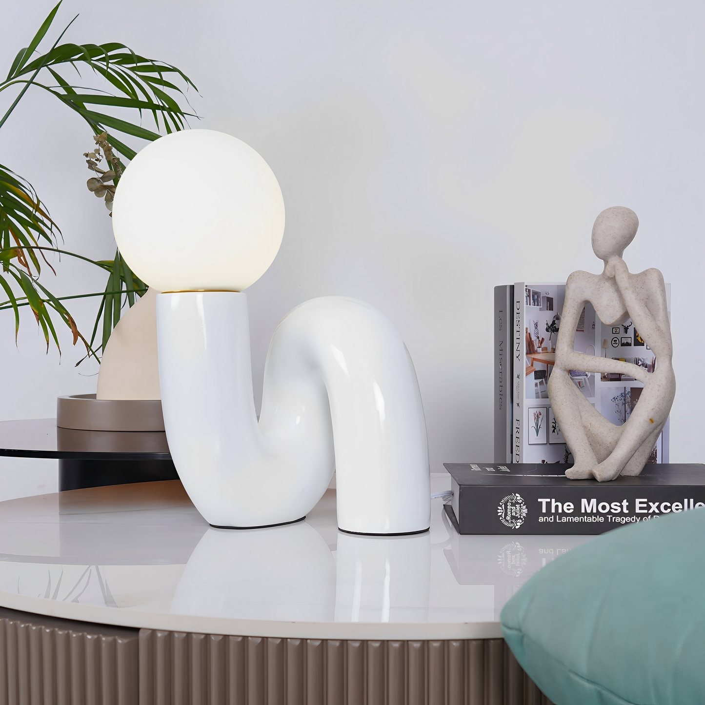 Mimi – Moderne Kinderzimmerlampe aus Harz im Nordic Stil