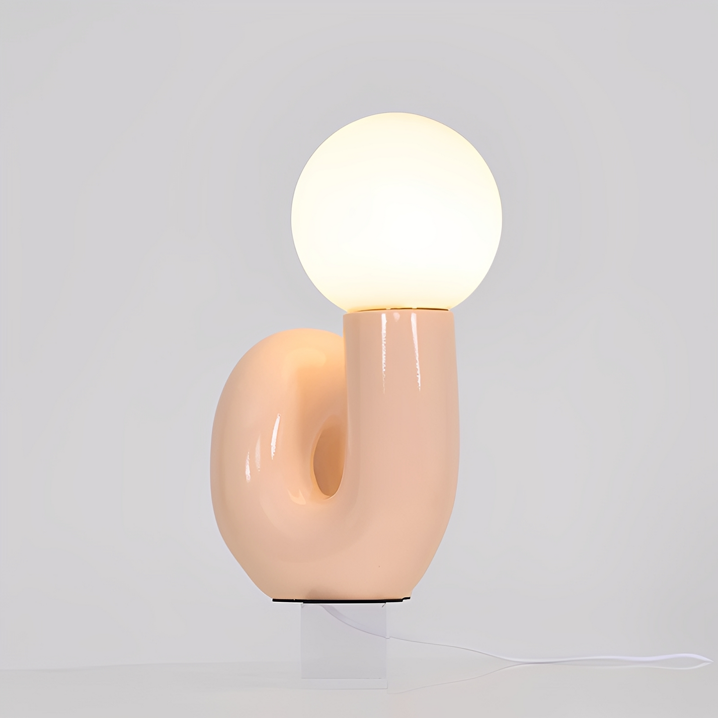 Mimi – Moderne Kinderzimmerlampe aus Harz im Nordic Stil