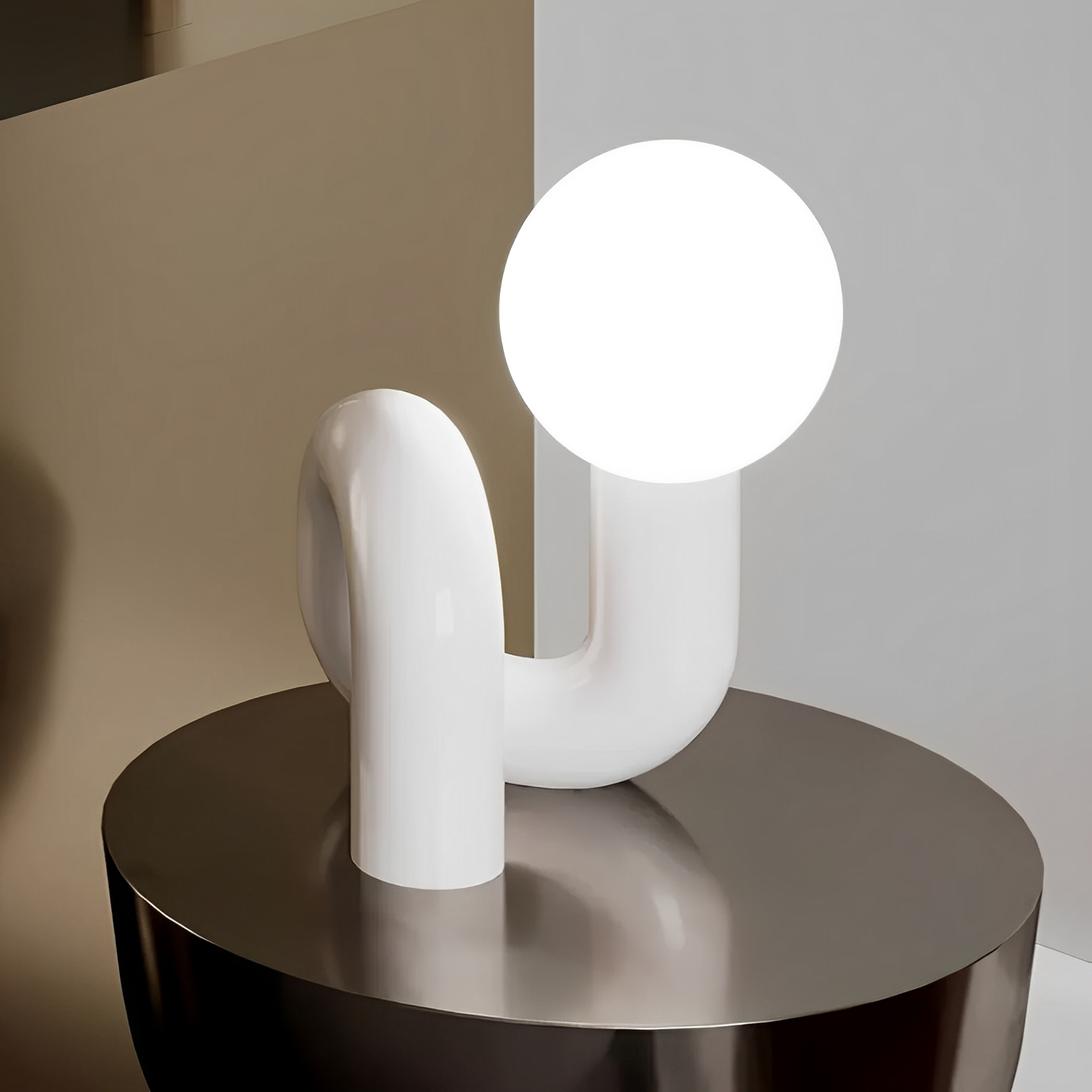 Mimi – Moderne Kinderzimmerlampe aus Harz im Nordic Stil