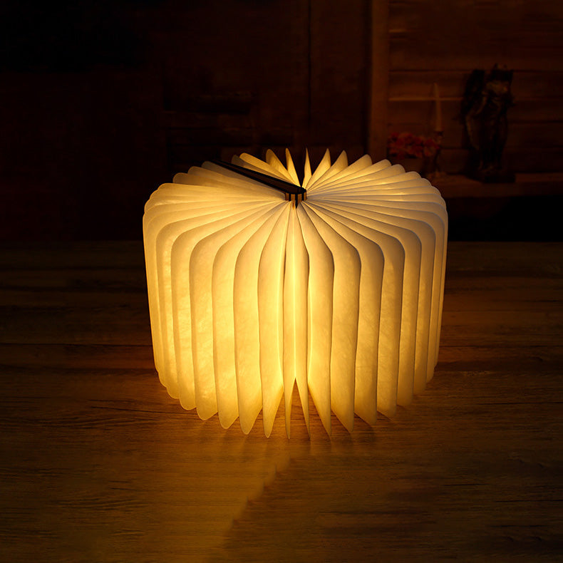 LightTale – Holzbuchlampe zum Falten – dein magisches Leselicht