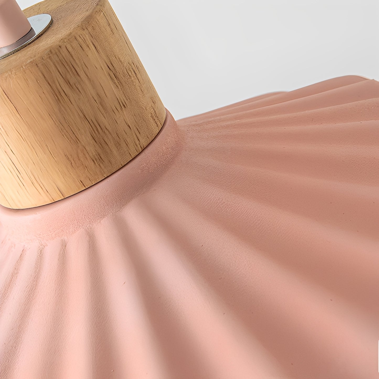 Alina – Moderner Resin-Holz-Kronleuchter