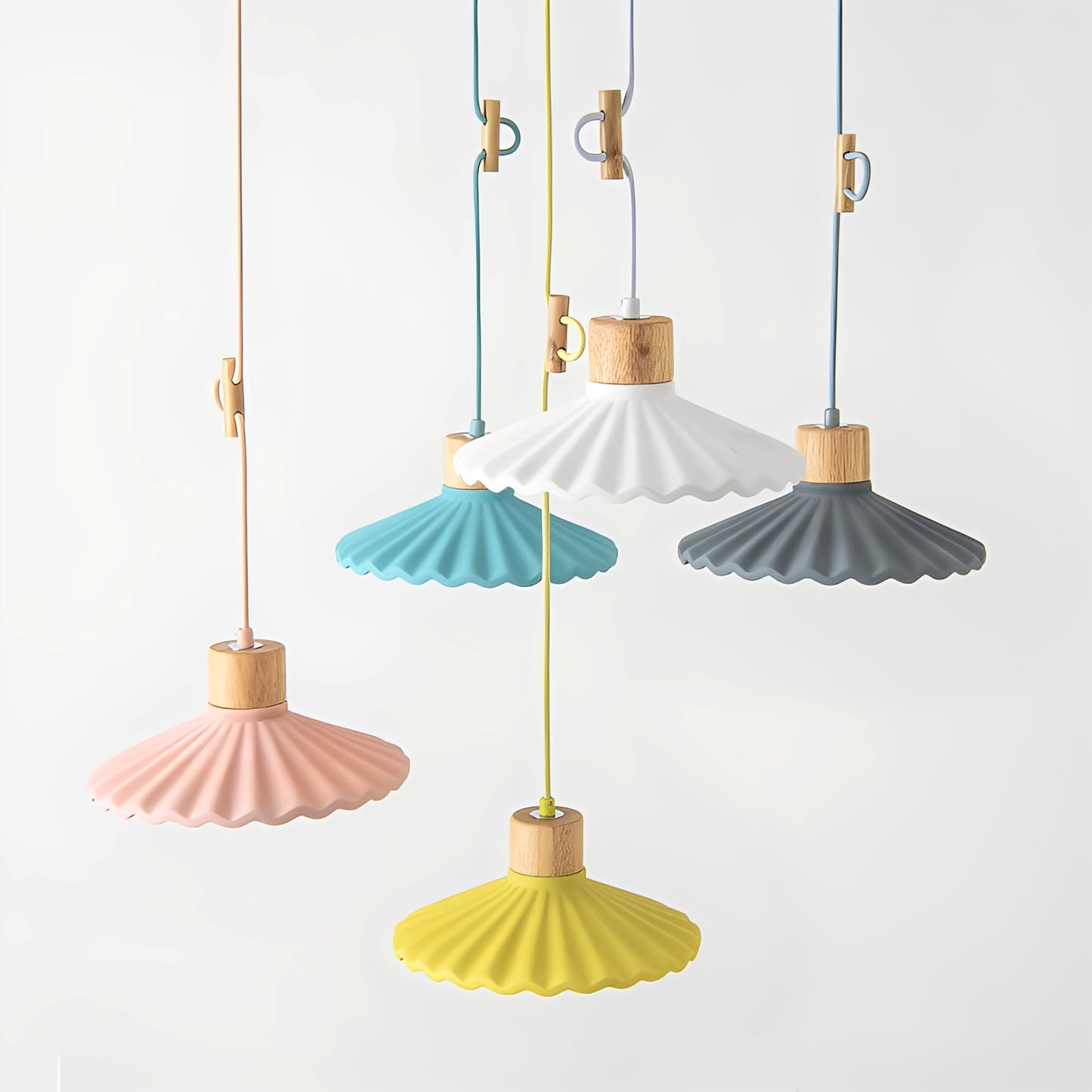 Alina – Moderner Resin-Holz-Kronleuchter