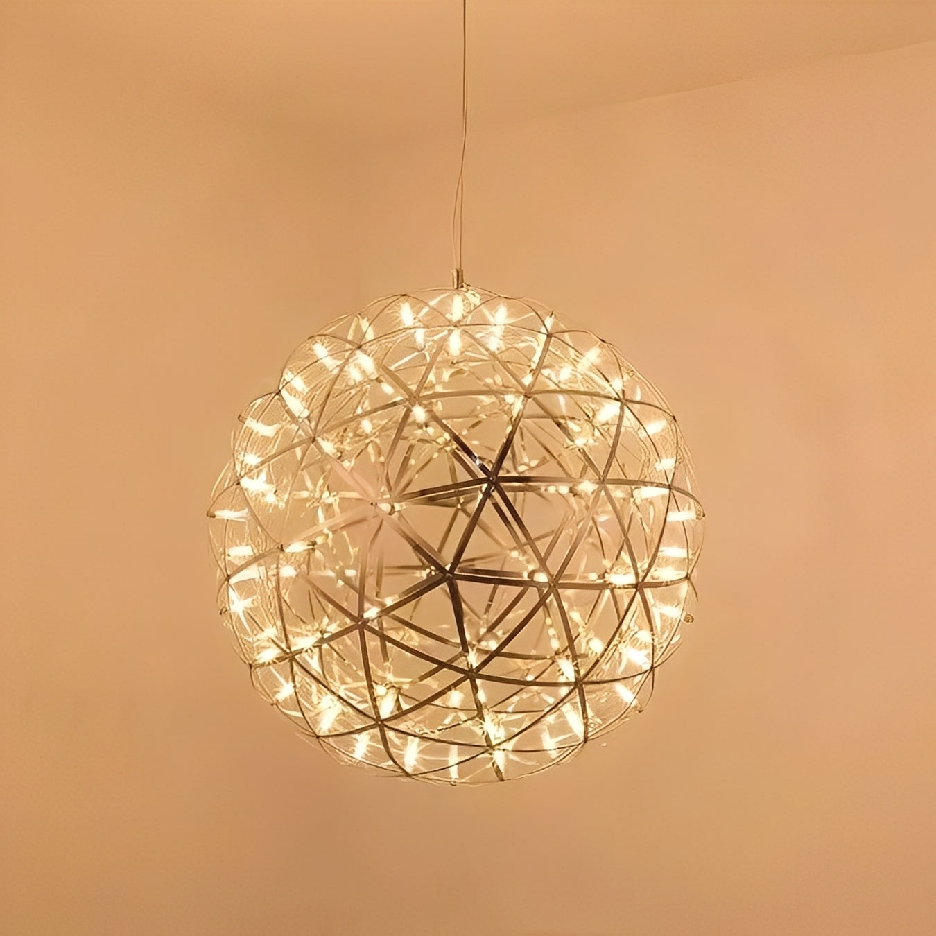 Cassian – Kreativer LED-Kugel-Kronleuchter