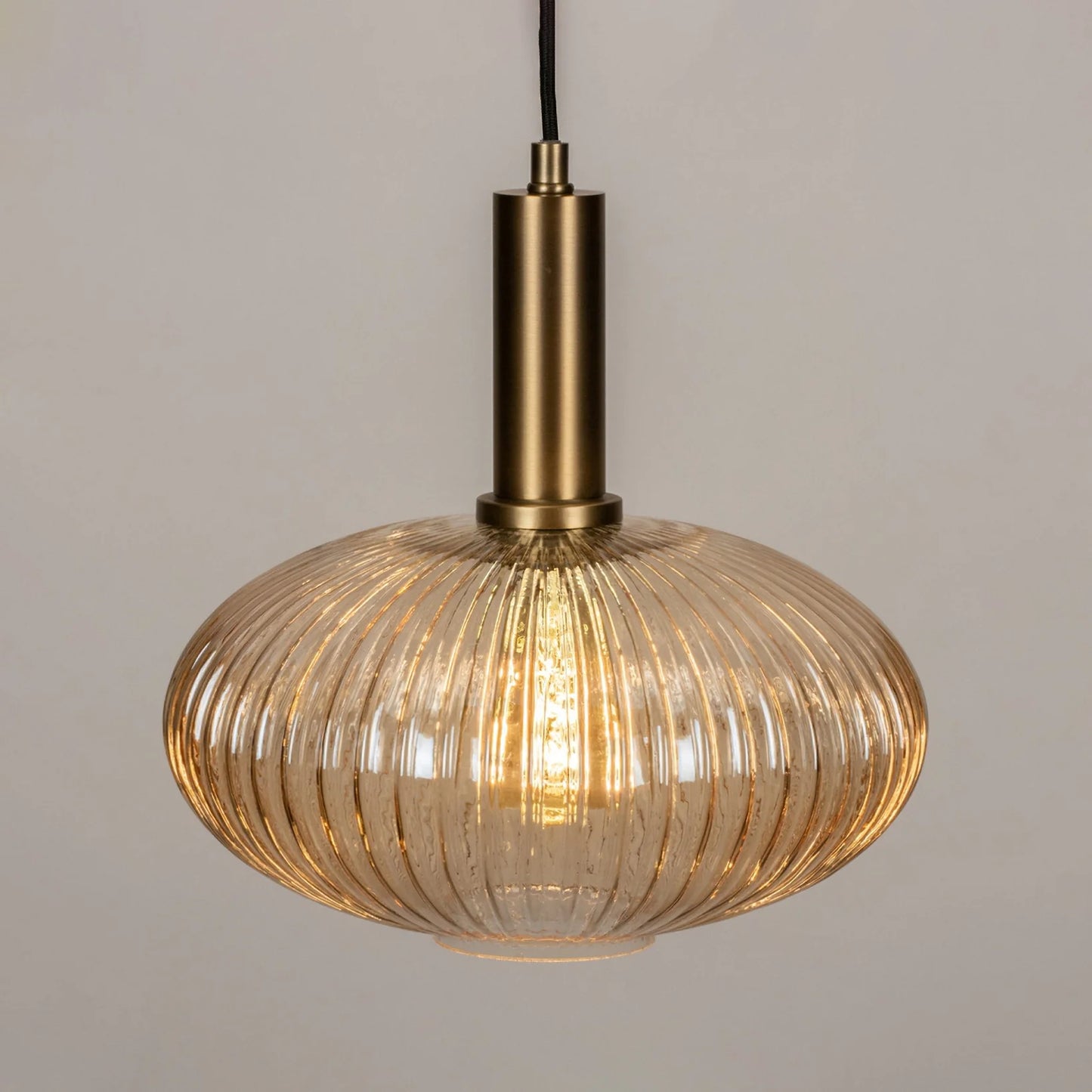 Noah – Moderne Pendelleuchte aus Glas im Retro-Luxus-Stil