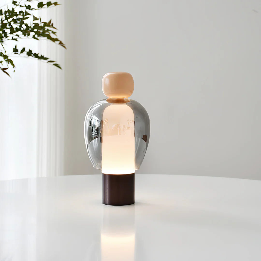 Vetra – Moderne Minimalistische Glastischlampe