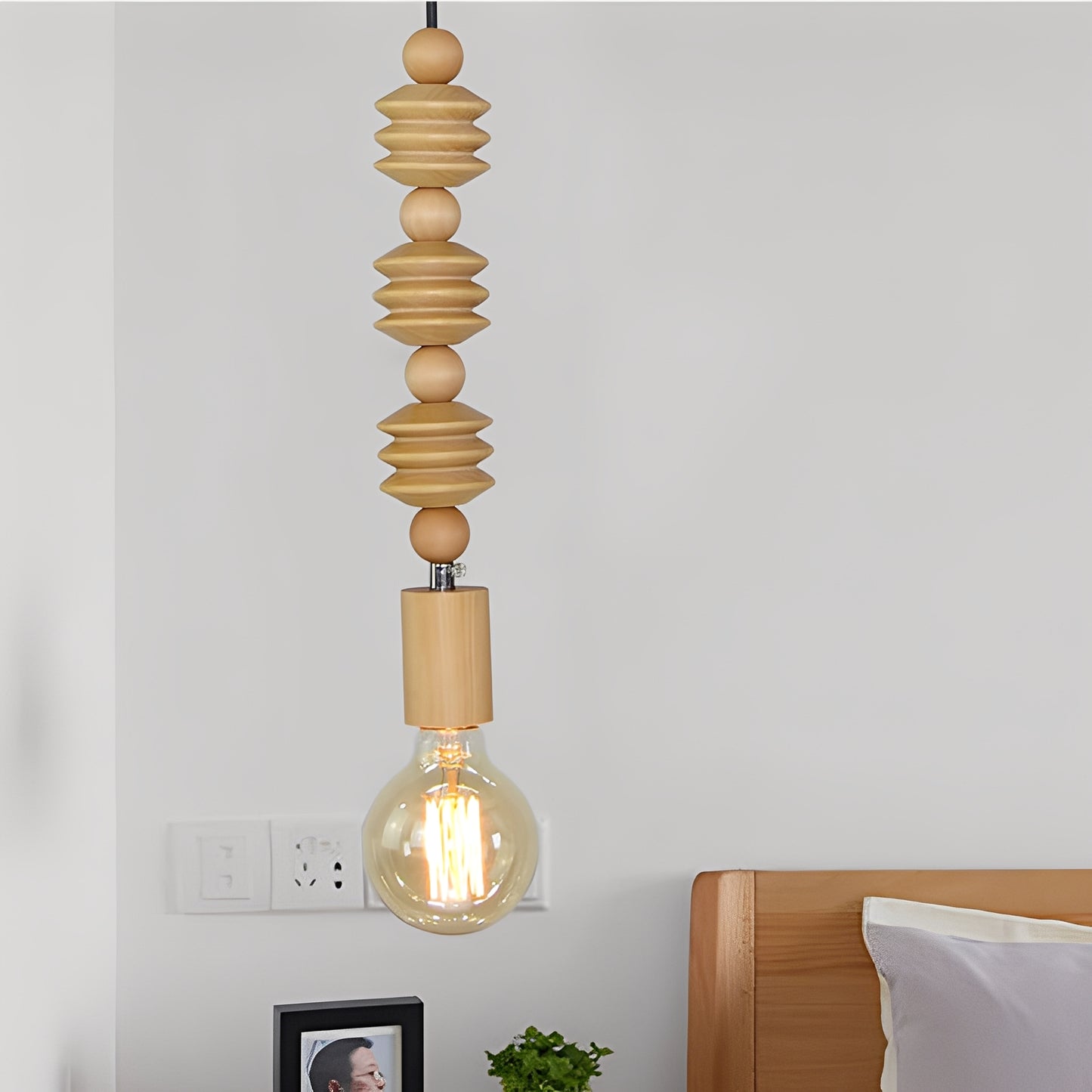 Olivia – Minimalistische Holz-Deckenleuchte