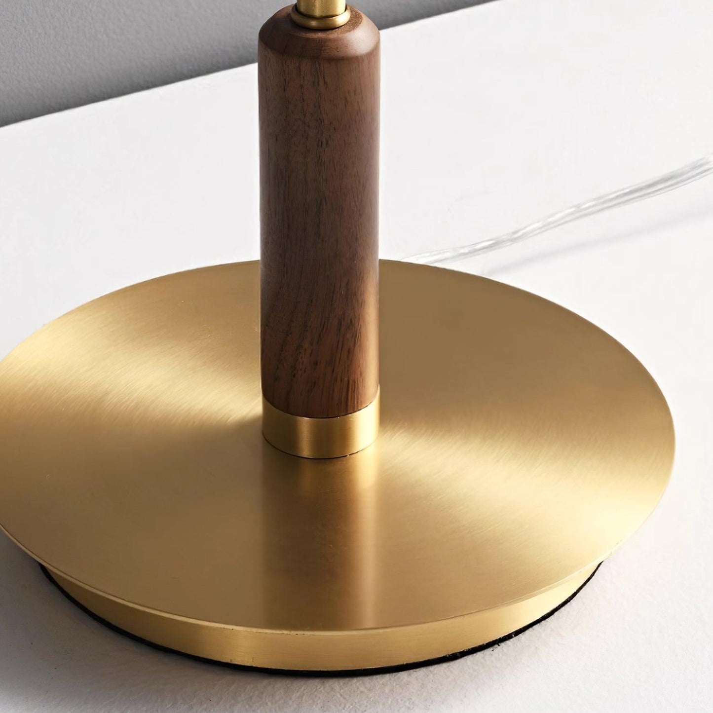 Redondo – Elegante LED-Tischlampe aus Metall und Glas