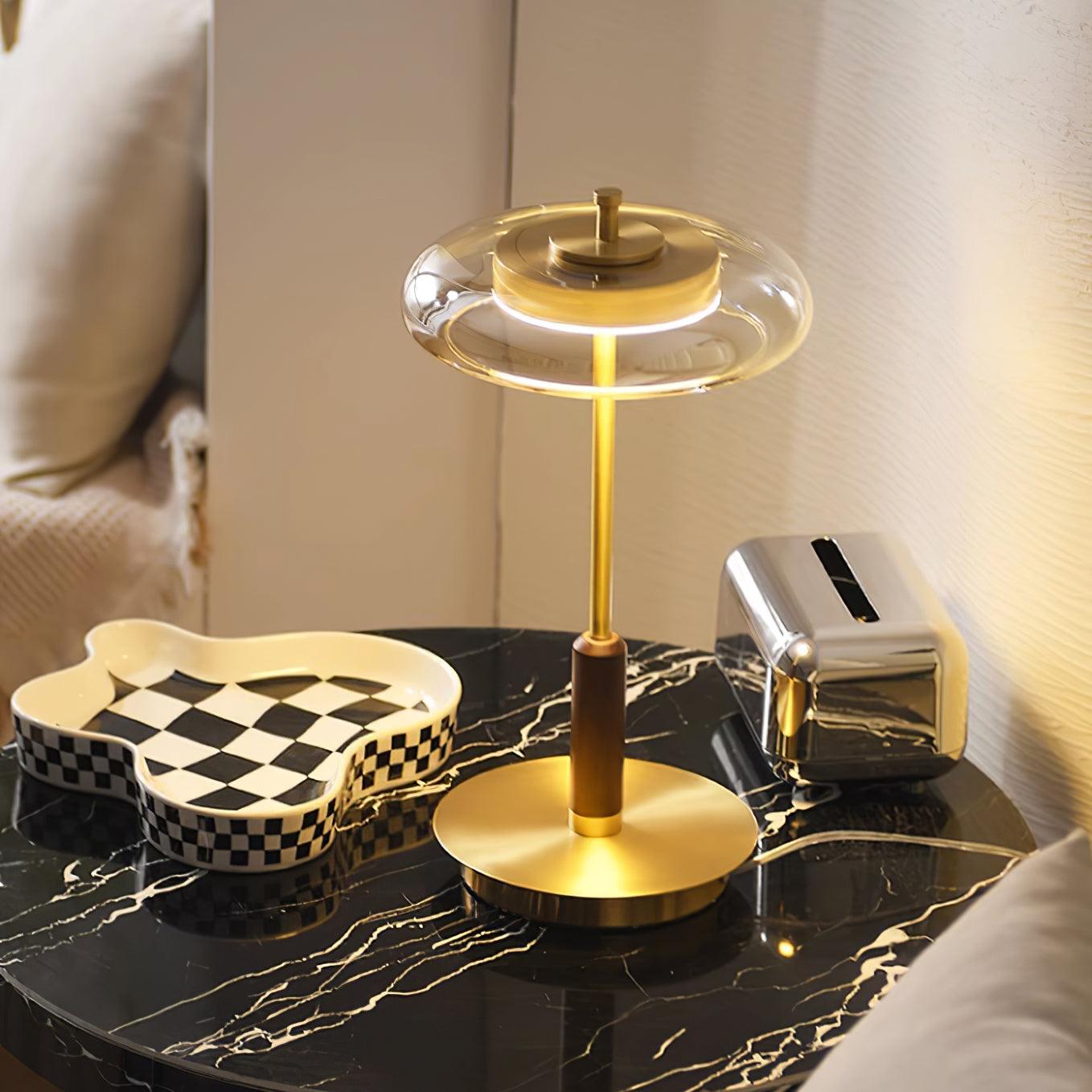 Vera – Tischlampe aus Kupfer und Glas
