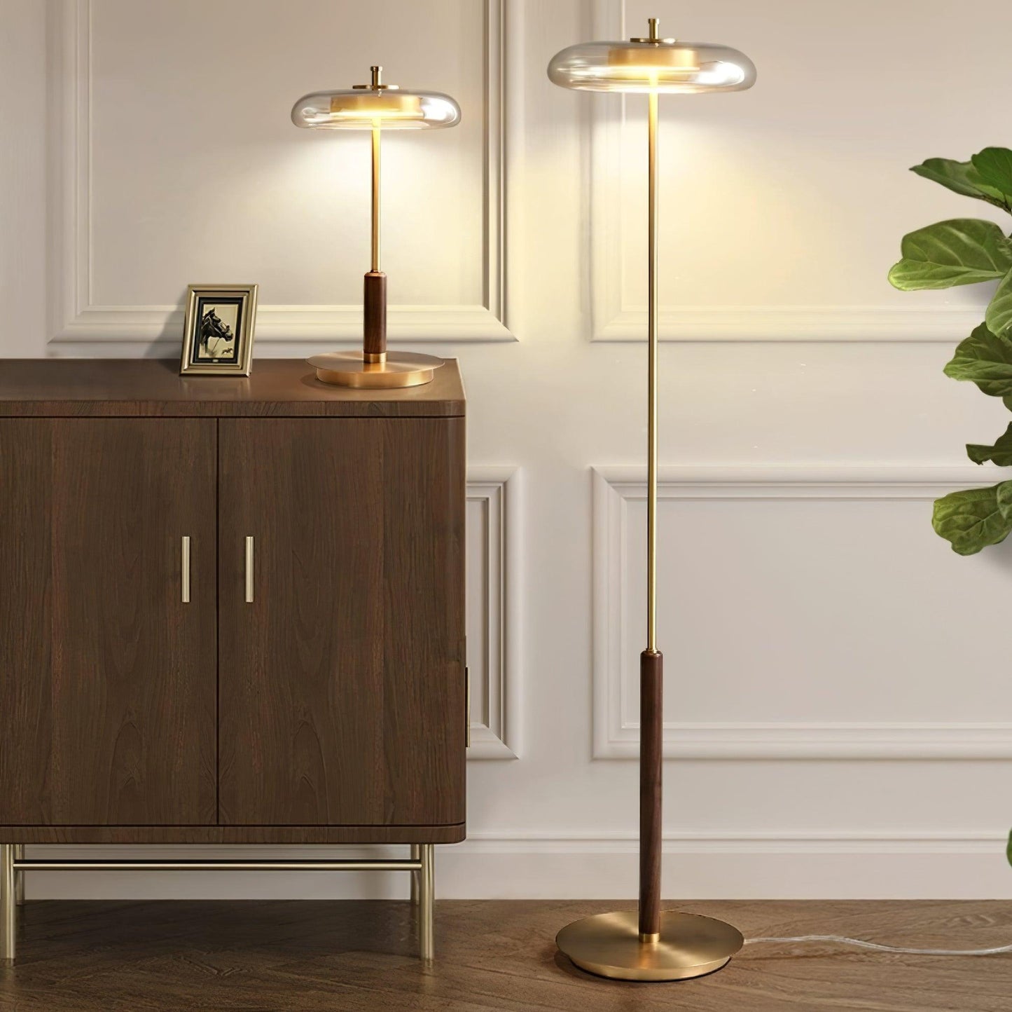 Redondo – Elegante LED-Tischlampe aus Metall und Glas