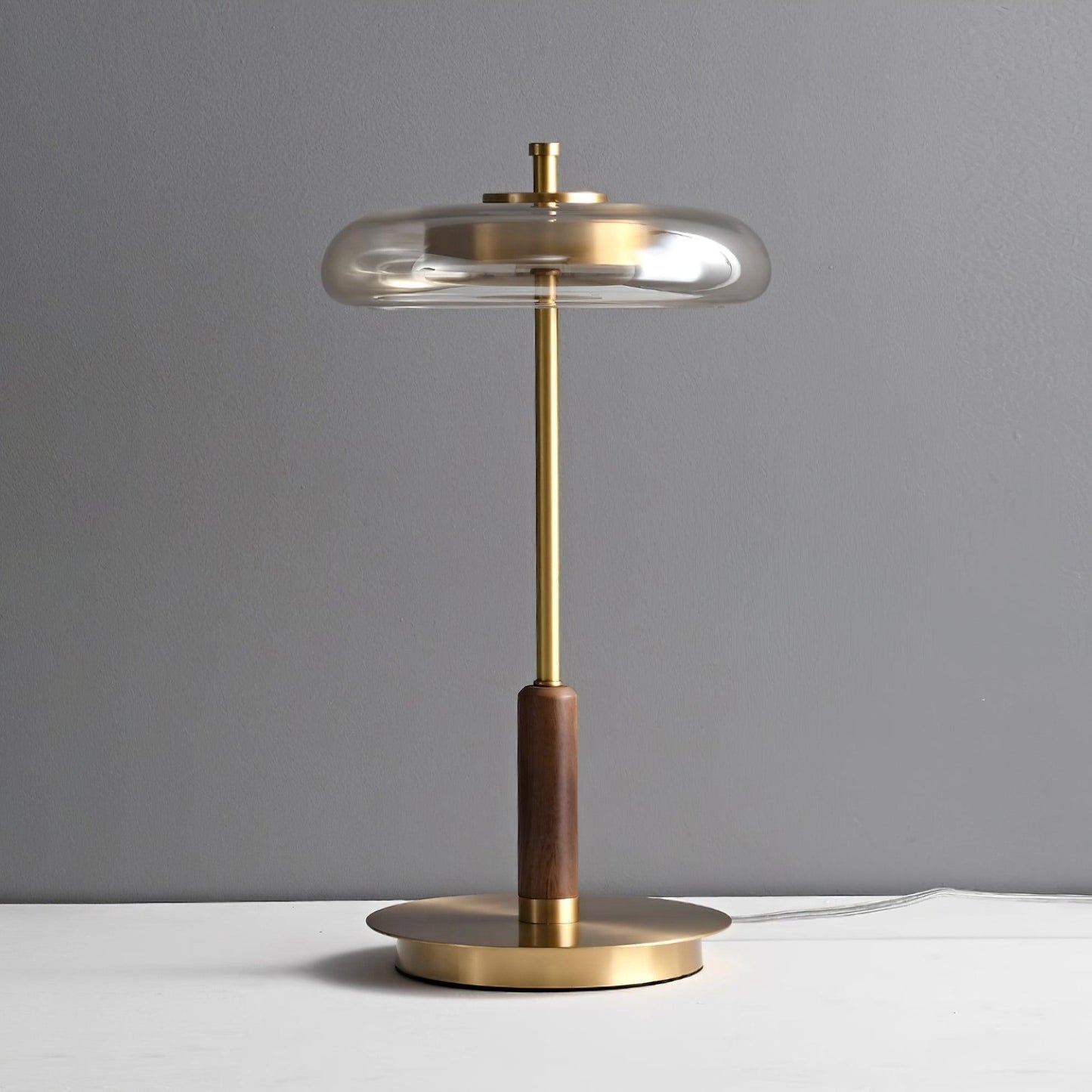 Vera – Tischlampe aus Kupfer und Glas