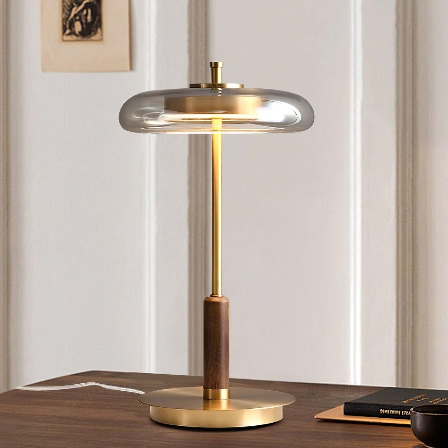 Vera – Tischlampe aus Kupfer und Glas