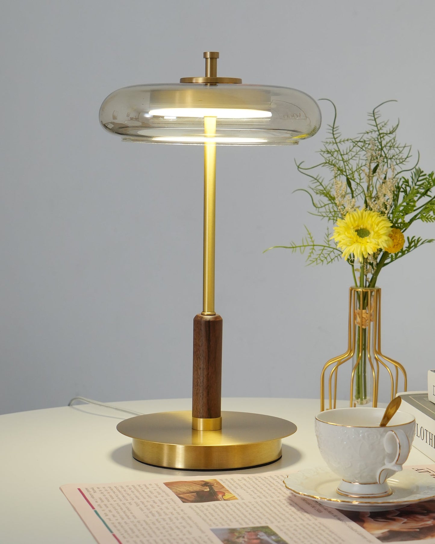 Redondo – Elegante LED-Tischlampe aus Metall und Glas
