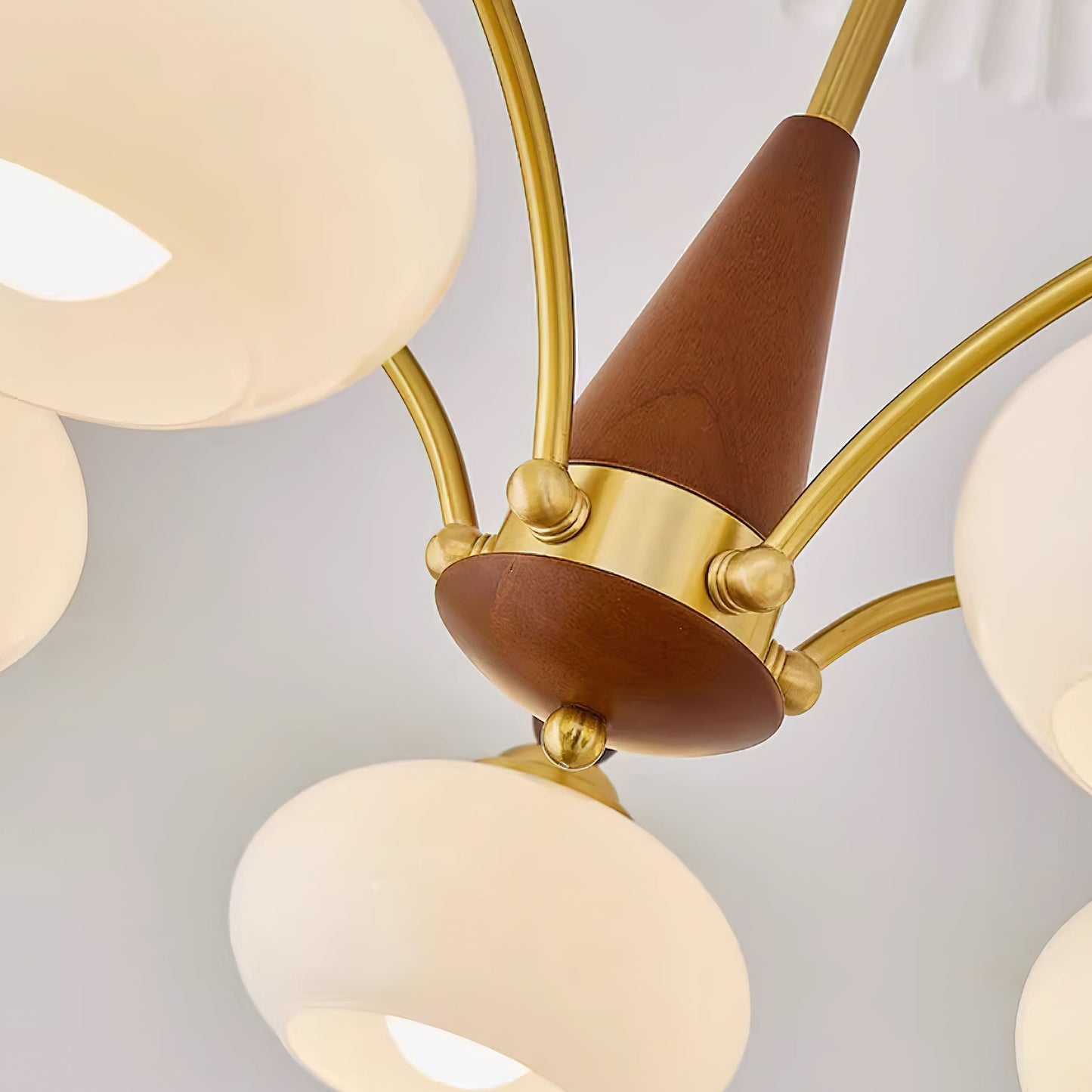 Calliope – Retro-Kronleuchter mit nostalgischem Flair