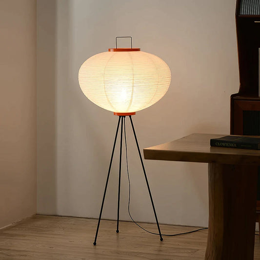Noa – Stehlampe mit Reispapier: Minimalistische Ruhe in Lichtform