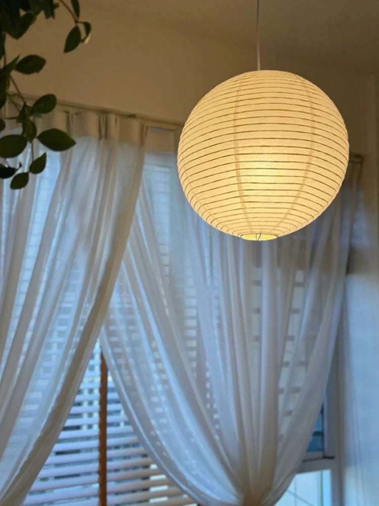 Amaya – Weißer Papierlampenschirm im modernen Design